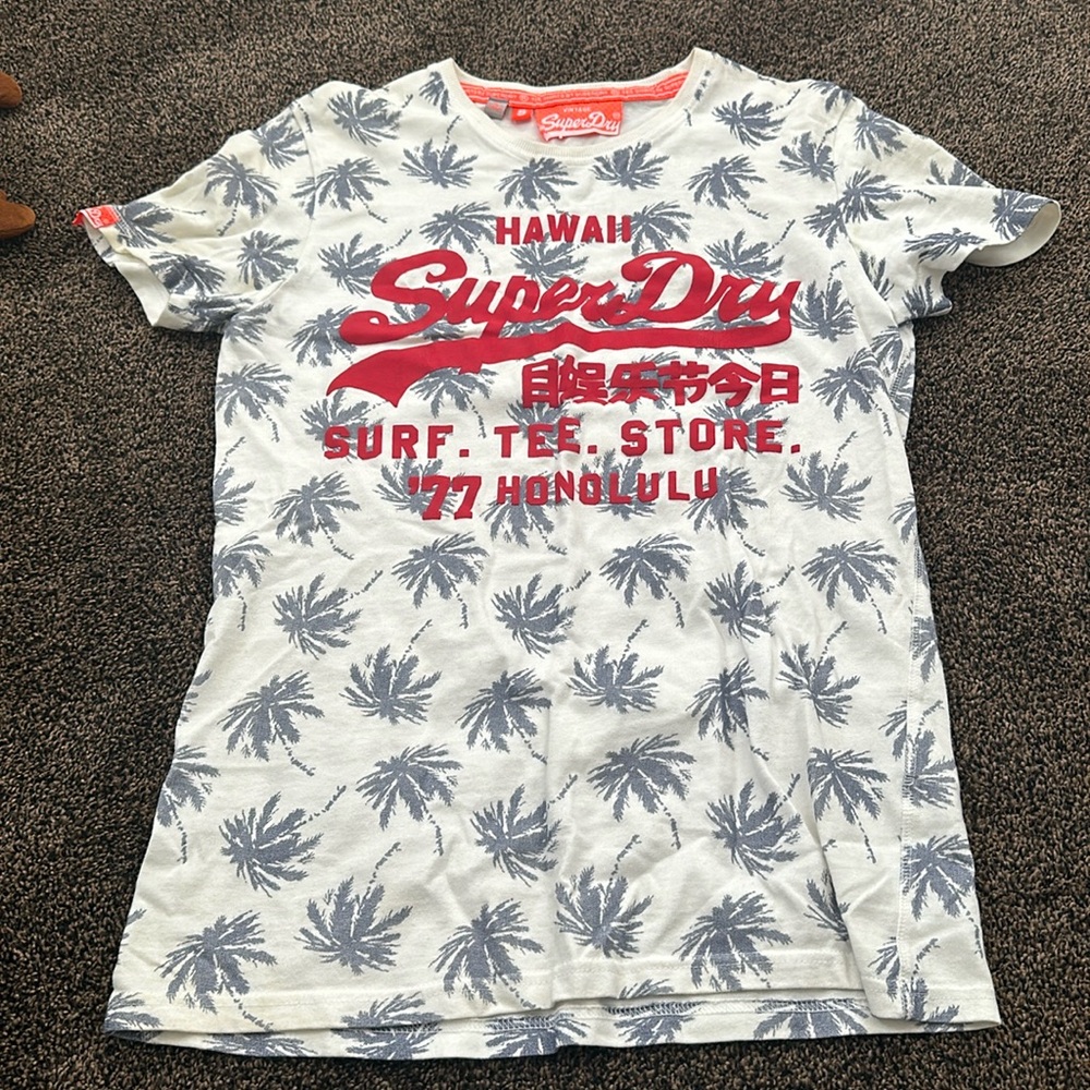Never worn Superdry Men’s T-Shirt